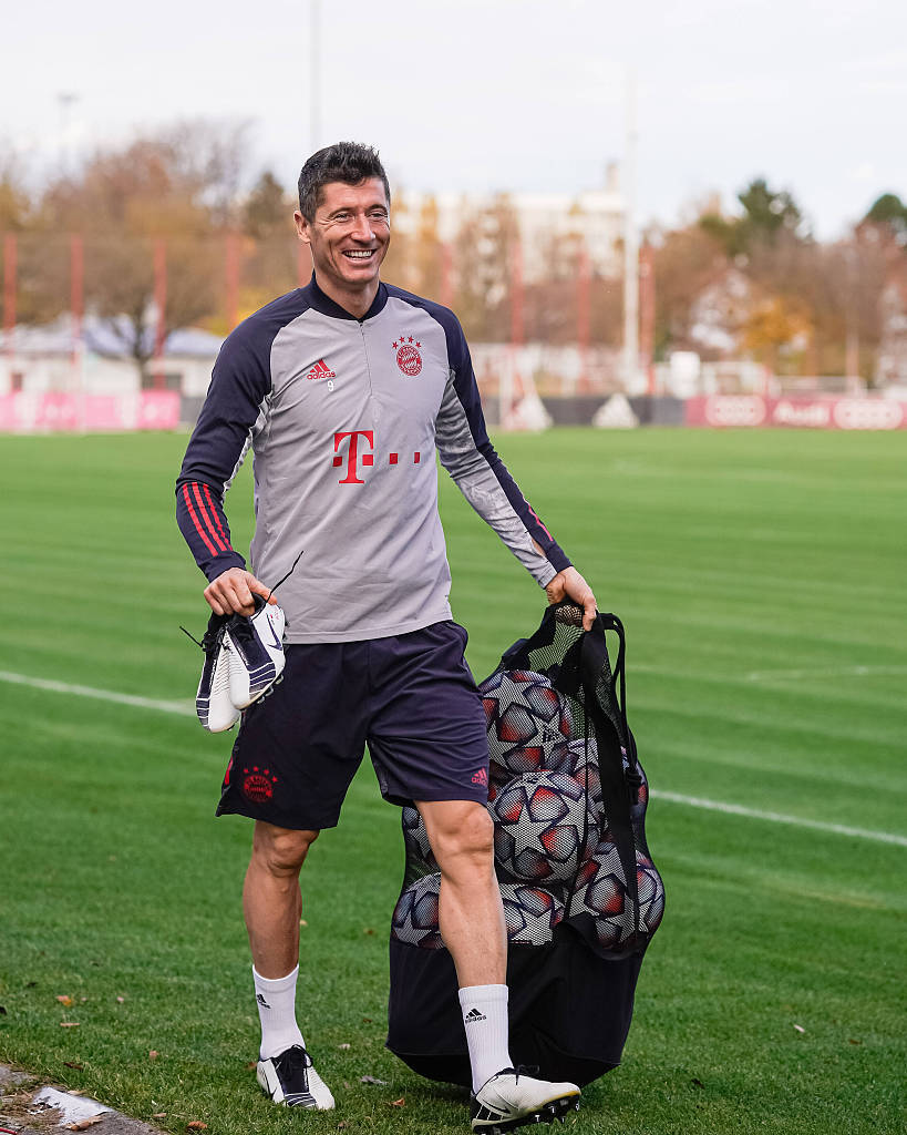 邮报：热刺冬窗将关注DV9，也可能引进世界级门将提升实力