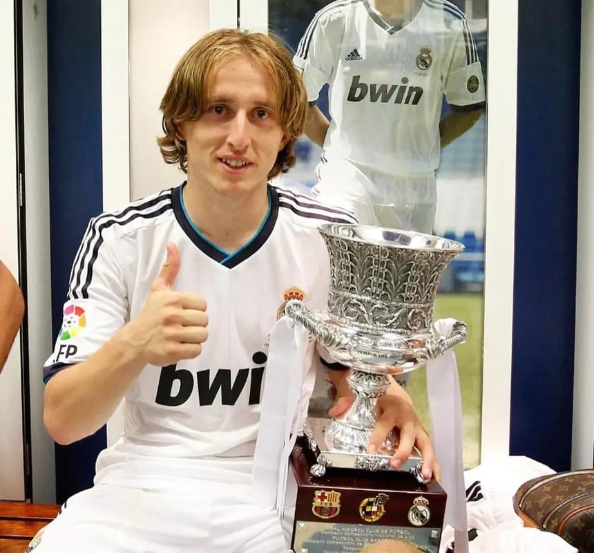 新疆95-96深圳遭3坏消息！外援配置糟糕，外线防守拉胯，欠缺领袖